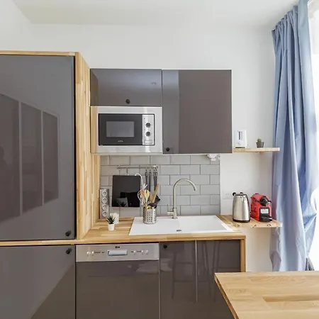 23 M Bright And Renovated Courtyard Side * Paris