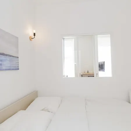 23 M Bright And Renovated Courtyard Side Paris